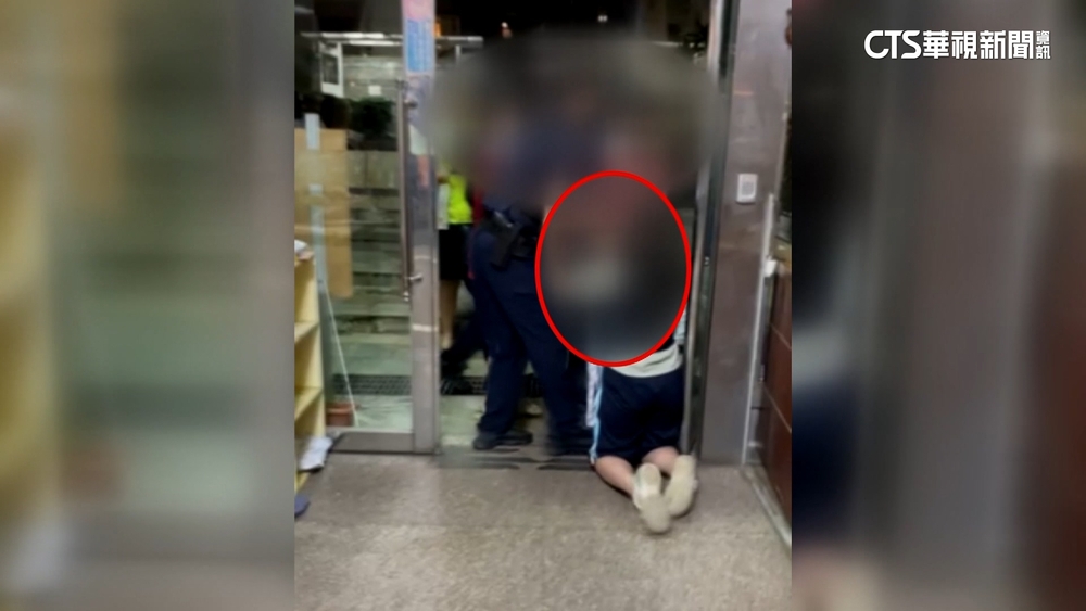 台中超狂媽又出事！毆傷警衛.辱罵警察　母子遭逮