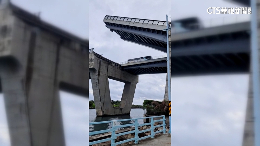 大鵬灣跨海大橋「開橋」故障　橋卡半空民眾搶拍