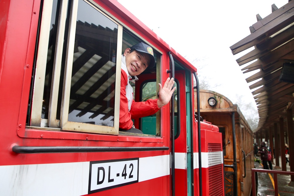 想開火車嗎？　阿里山林鐵招儲備司機　起薪最高4萬5
