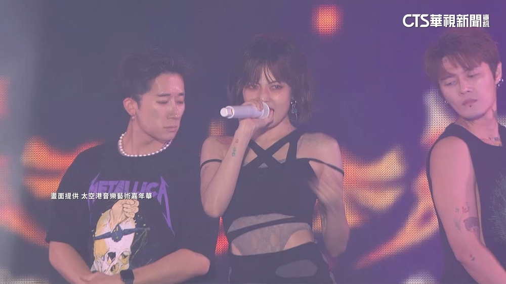 重量級嘉賓！　泫雅受邀中信兄弟K歌日　成首位攻蛋韓星