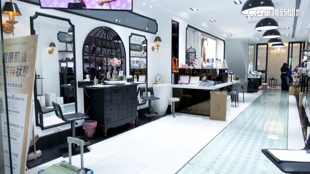台中美容店再爆糾紛！　女控買逾10萬商品　反悔遭拒