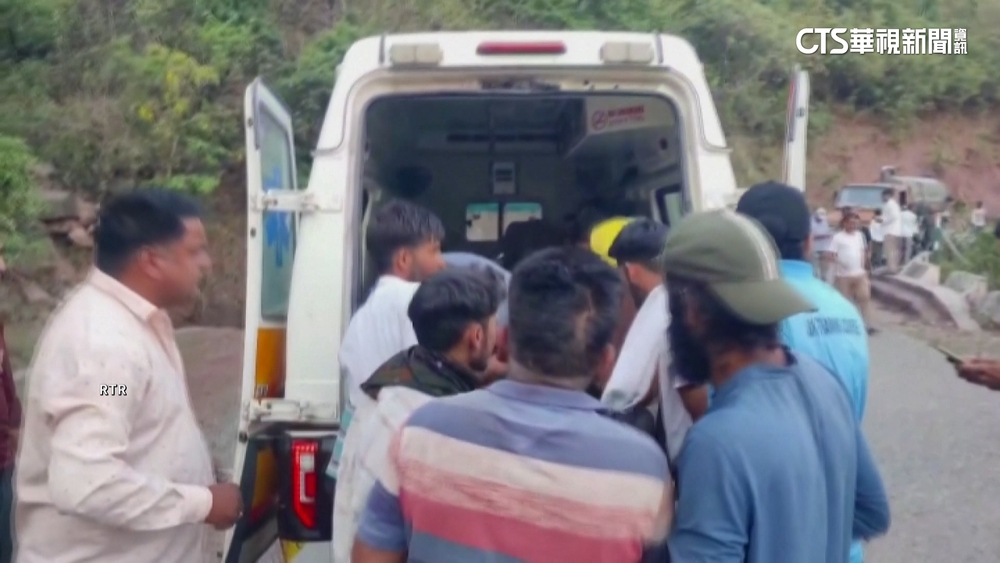 印度總理莫迪就職　朝聖者巴士遇襲9死33傷