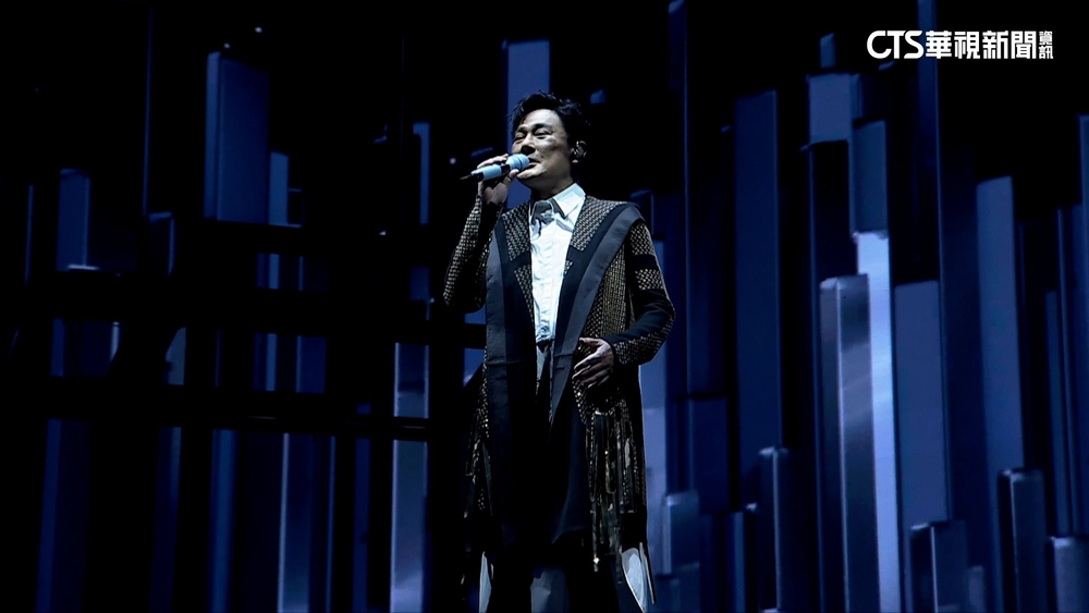 華語歌手首位！張信哲杜拜開唱　上萬粉絲大飽耳福