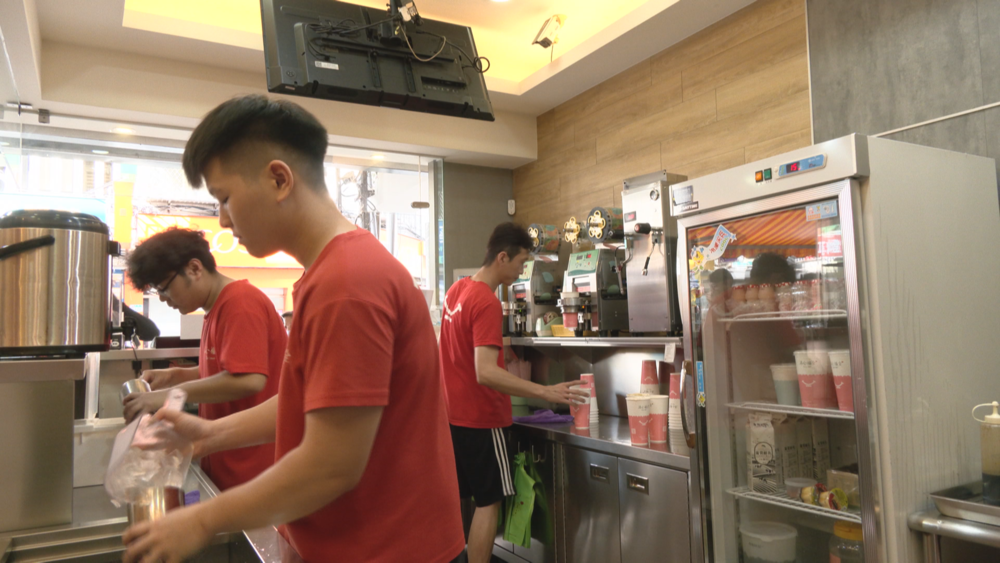 西南風沉降飆36度「熱番薯」　飲料店生意增1~2成