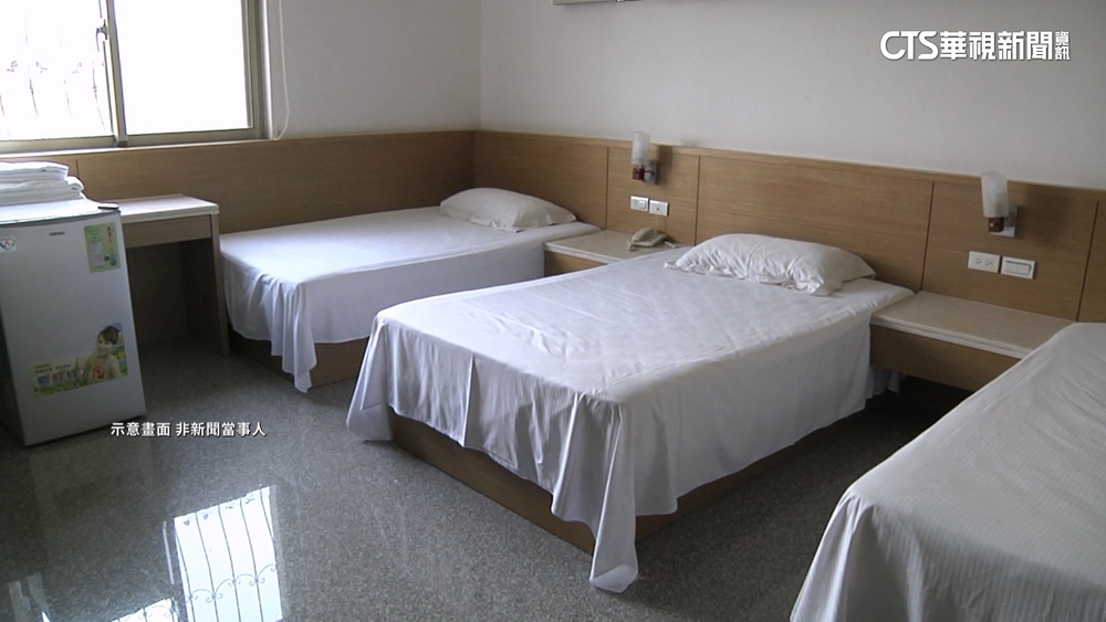 1家4口「國內窮遊」　「免費大廟.車上過夜」引議論