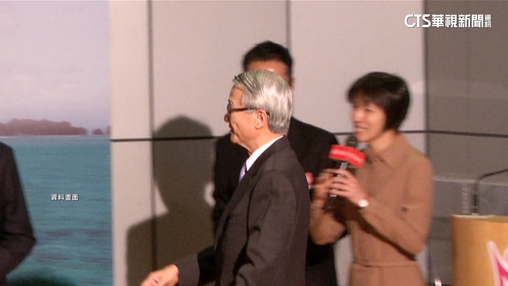 掌新光金十多年爭議不斷　吳東進投資慘賠遭批