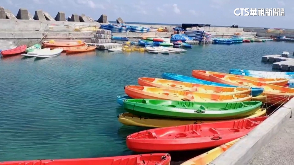 小琉球「灣仔」堆放水上浮具　當地人：游泳好危險