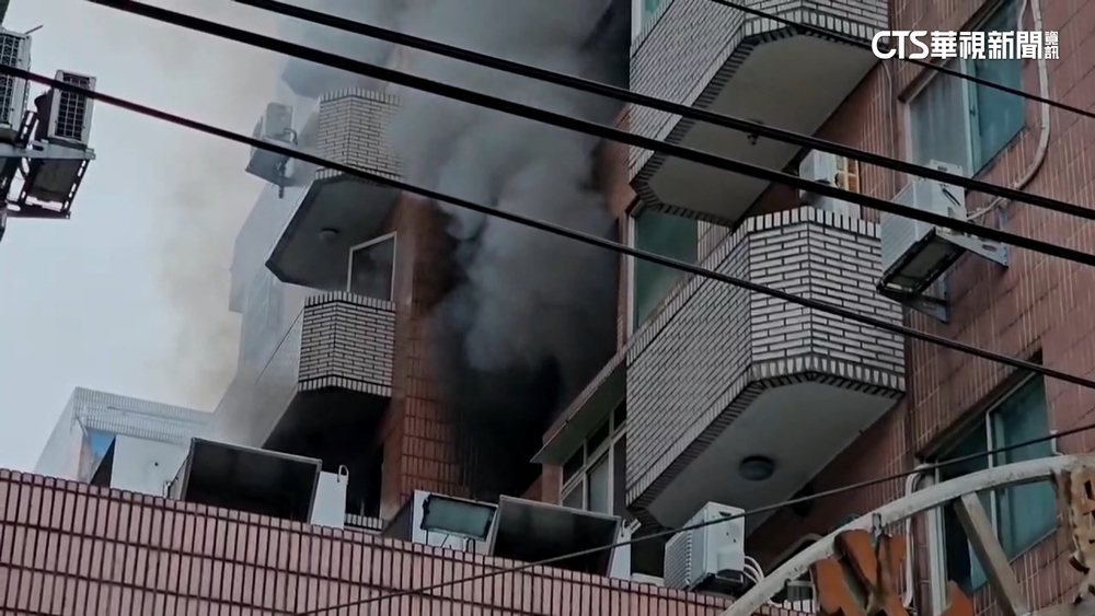 北市通化街大樓今晨火警　婦救出無生命跡象