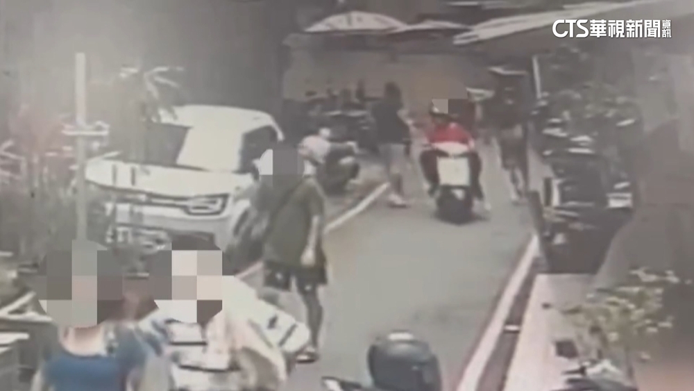 假車禍真詐財！　2男誆「扯壞名牌包」求償　女批「碰瓷」