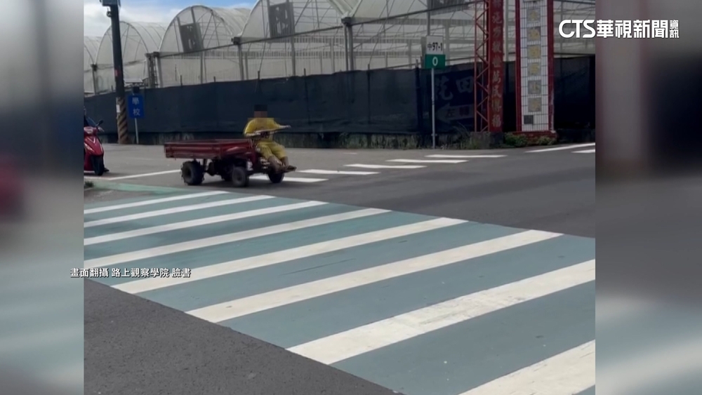 路人嚇壞！10歲童開「農用車」上街　警：尚無罰責