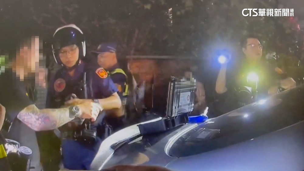 酒駕男拒攔查逃窄巷！　連撞15車　酒測超標送辦