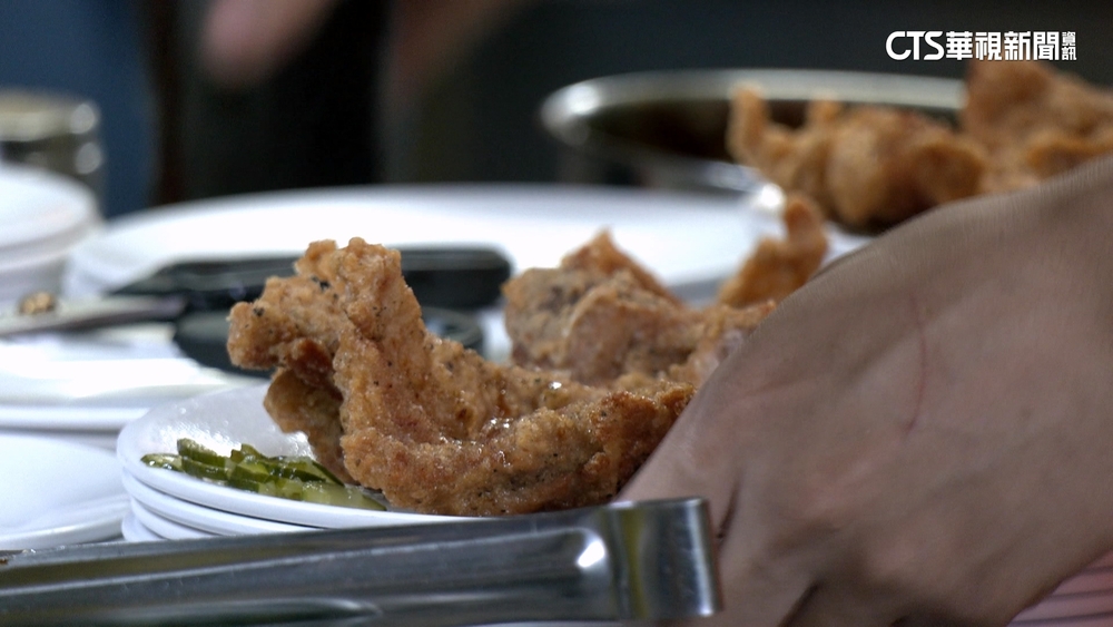 「排骨」一級戰區　「西門町50年老店」傳頂讓