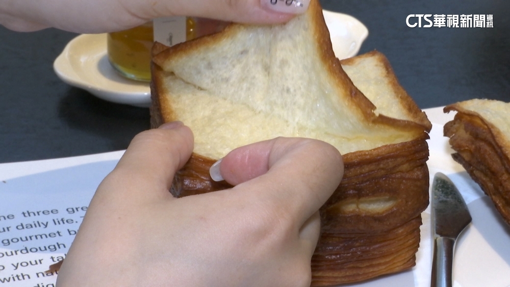 薄到透光！　韓爆紅「紙巾吐司」登台民眾搶嘗鮮