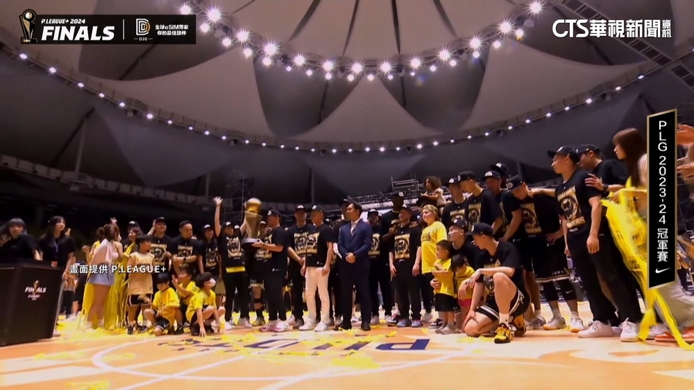 新北國王奪隊史首冠　老闆王文祥加碼4千萬獎金