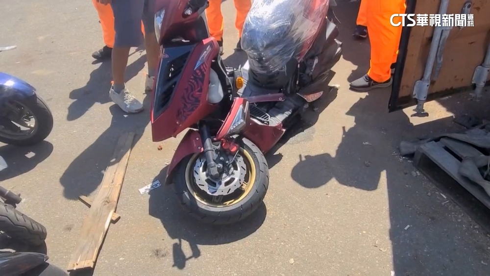 機車托運竟被堆高機壓爛　大學生批求償遭互踢皮球