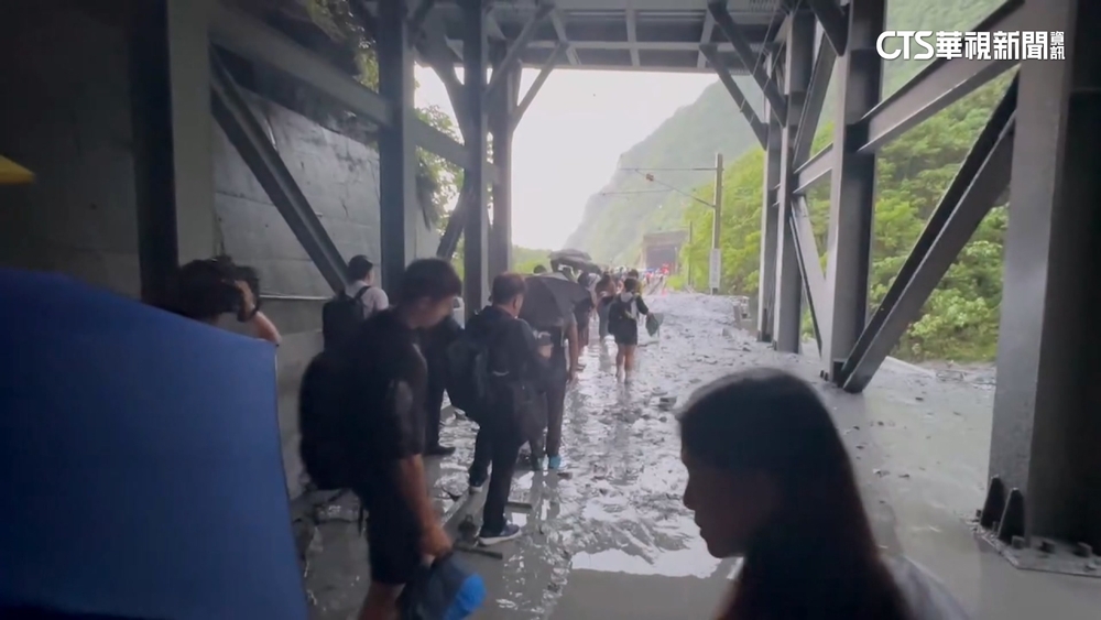 花蓮北上列車遇土石流！　車廂大力搖晃乘客嚇壞