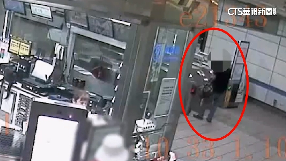 攜BB槍闖捷運江子翠站　醉男被逮辯：我覺得帥