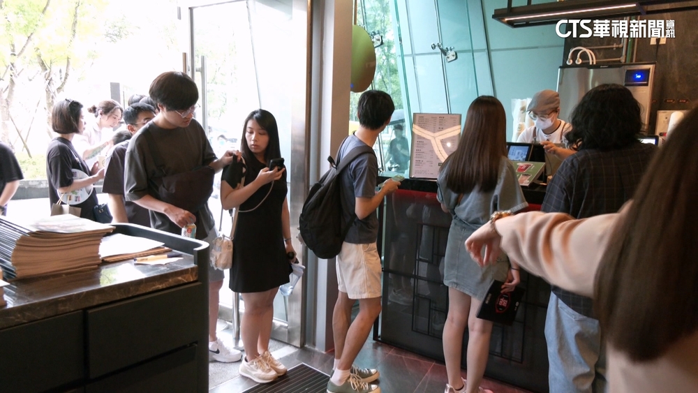 北市今年首發熱浪　百貨.賣場.大巨蛋湧人潮避暑