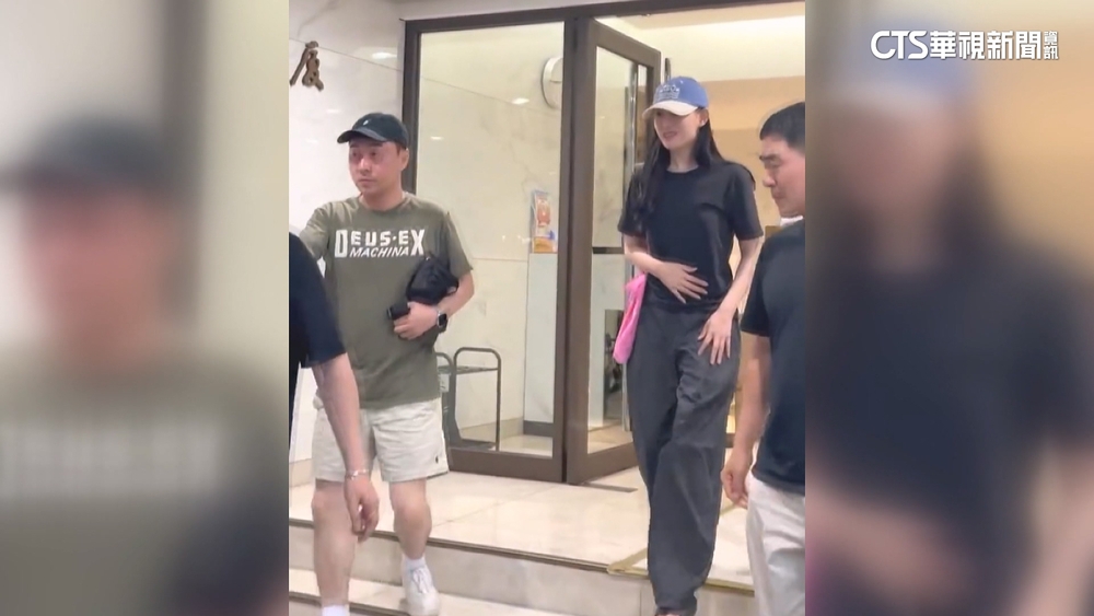 女王來了！金智媛來台晚餐吃烤鴨　樸素穿搭掀熱議