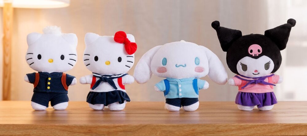 睽違25年！麥當勞今日起開賣　三麗鷗「制服版」Hello Kitty 大耳狗娃娃