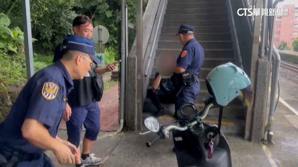 騎車闖暖暖站落軌遭列車擦撞　騎士：剎車失靈