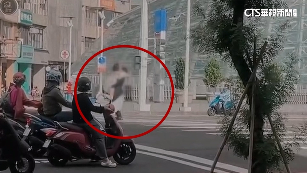 拍婚紗照踩地雷　斑馬線上取景違道交法挨罰