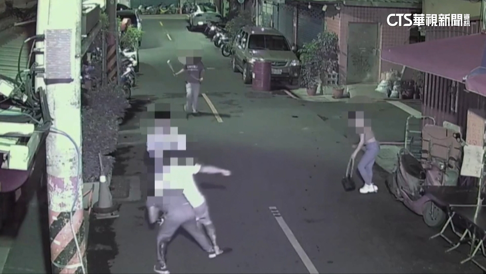 男喬債破局遭砍　機「警」拆背帶助加壓止血