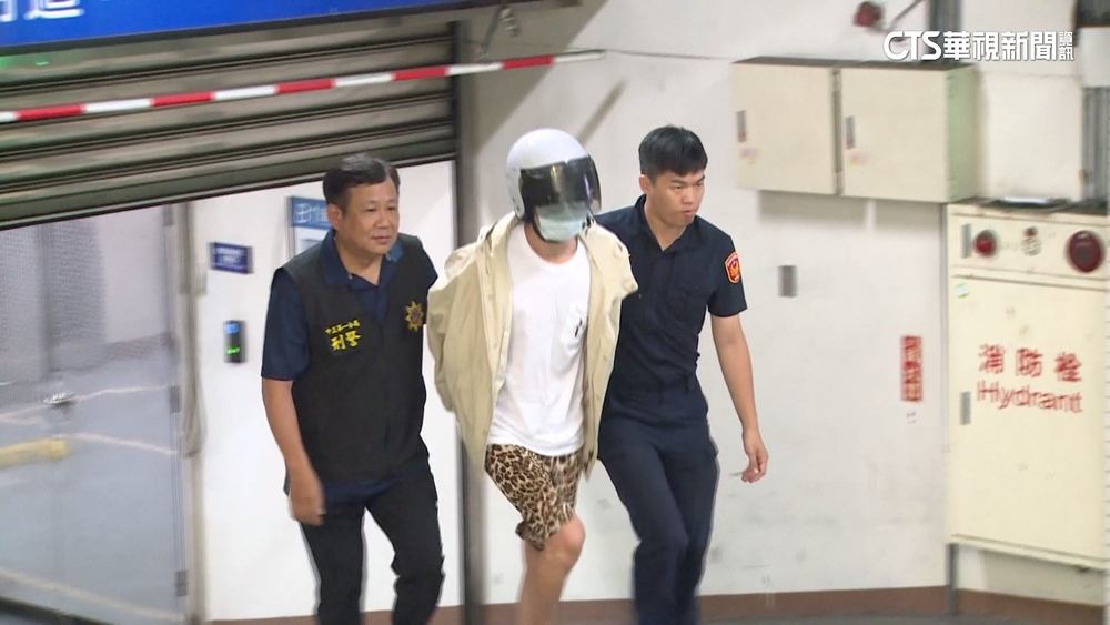 開名車衝撞總統府喊老婆是共諜　嫌移送北檢