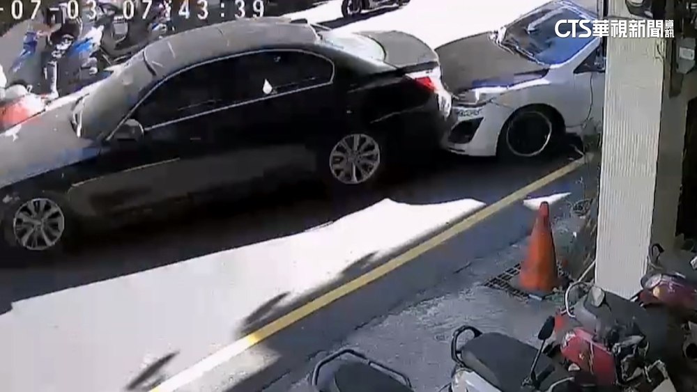 基隆疑口角糾紛飛車追逐　雙方互撞砸車遭逮