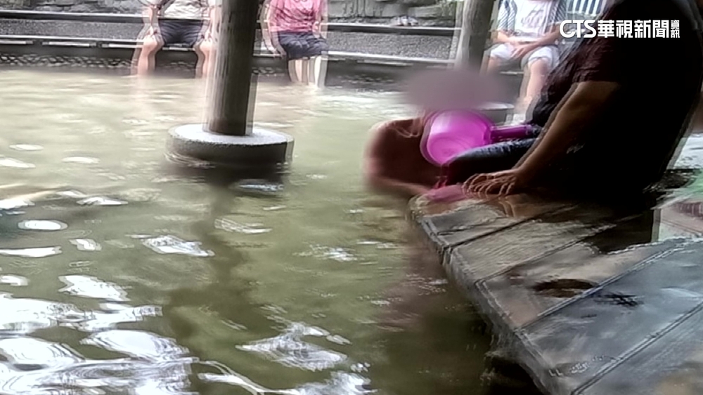 洗腳池當澡堂？　新竹「張學良文化園區」遊客全裸洗澡