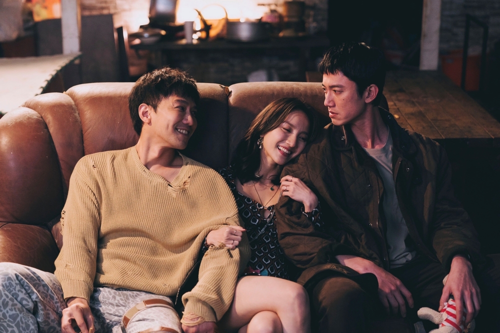 《塑膠花》「三人行」陳年恩怨　吳慷仁戴綠帽還背鍋入獄