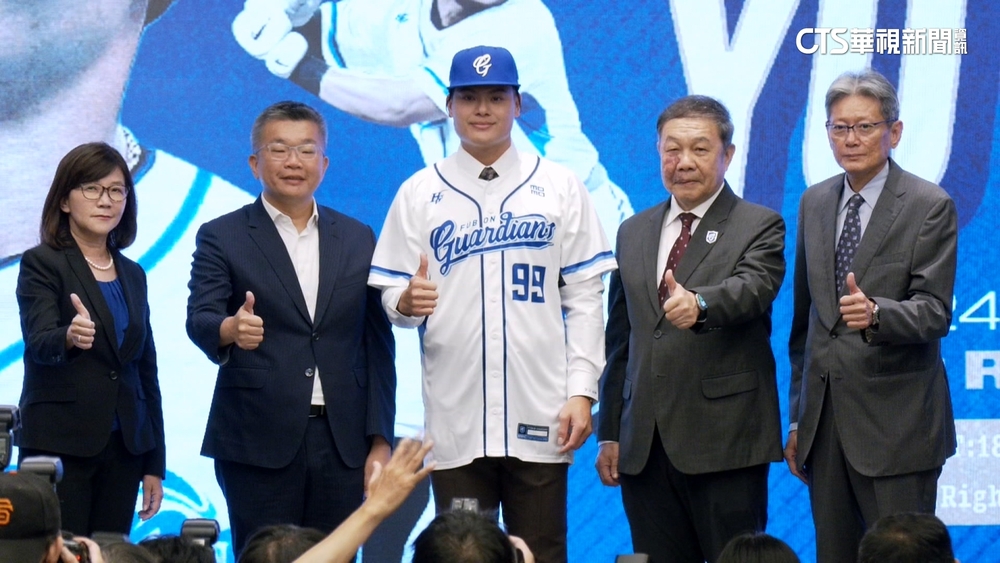 史上最大合約！　張育成月薪220萬　穿99號當悍將