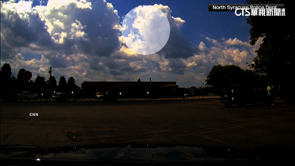 紐約州2客機差點相撞　驚險畫面全被拍下