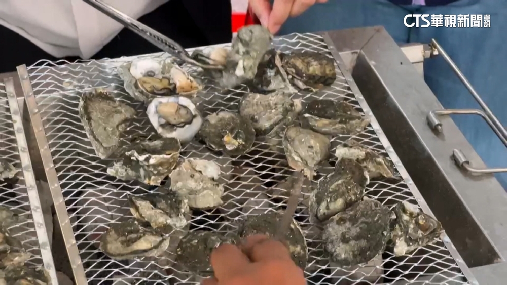 彰化王功漁火節登場　近千人封街烤蚵嘗海味