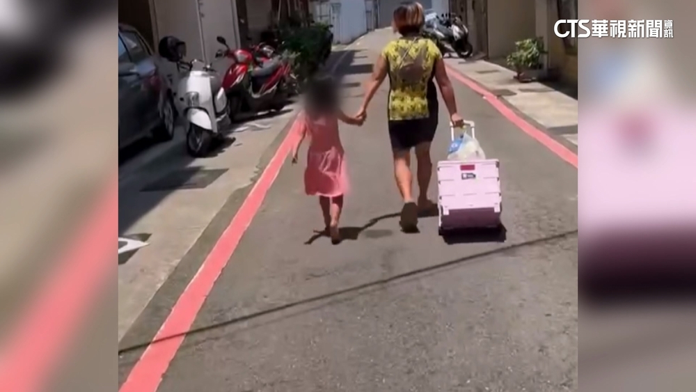 正午被逼赤腳走柏油路20分鐘　女童腳底燙出水泡