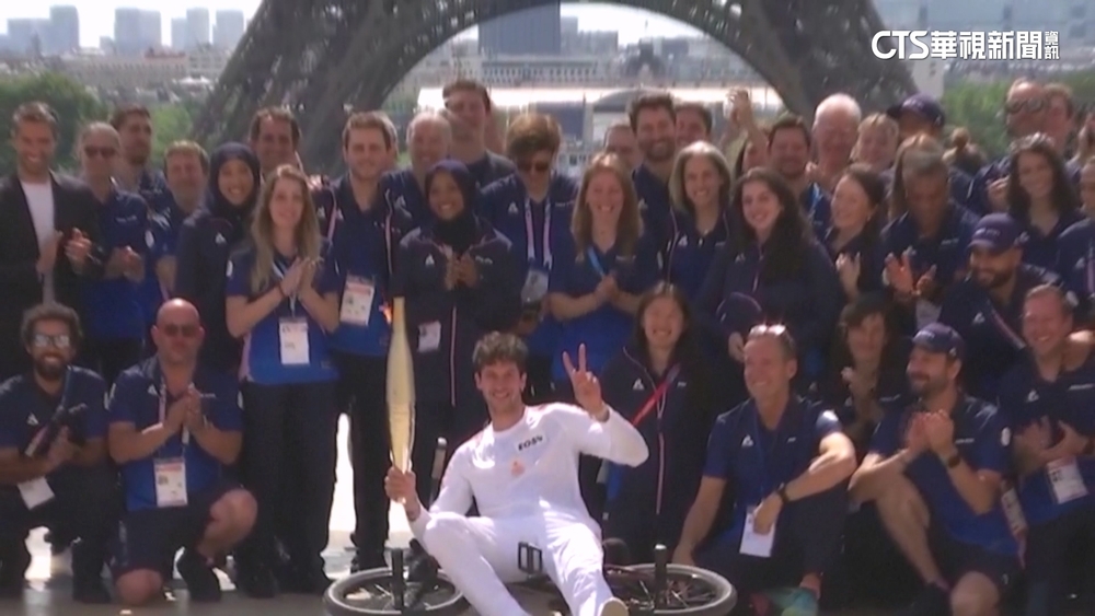 奧運聖火巴黎傳遞　遶行景點紅磨坊.艾菲爾鐵塔