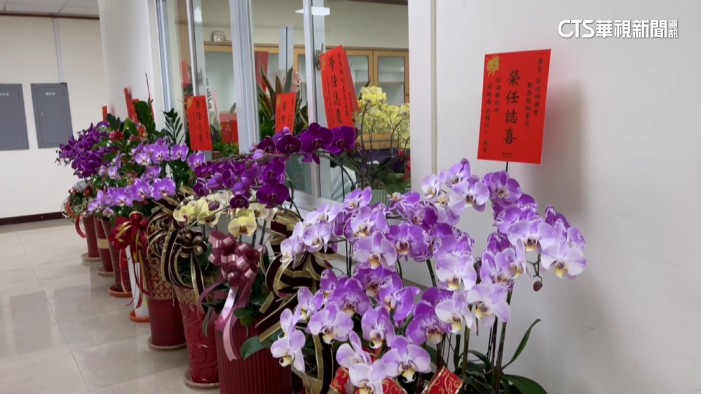 花籃送太多！澎湖2天5新官上任　花店賣到缺花