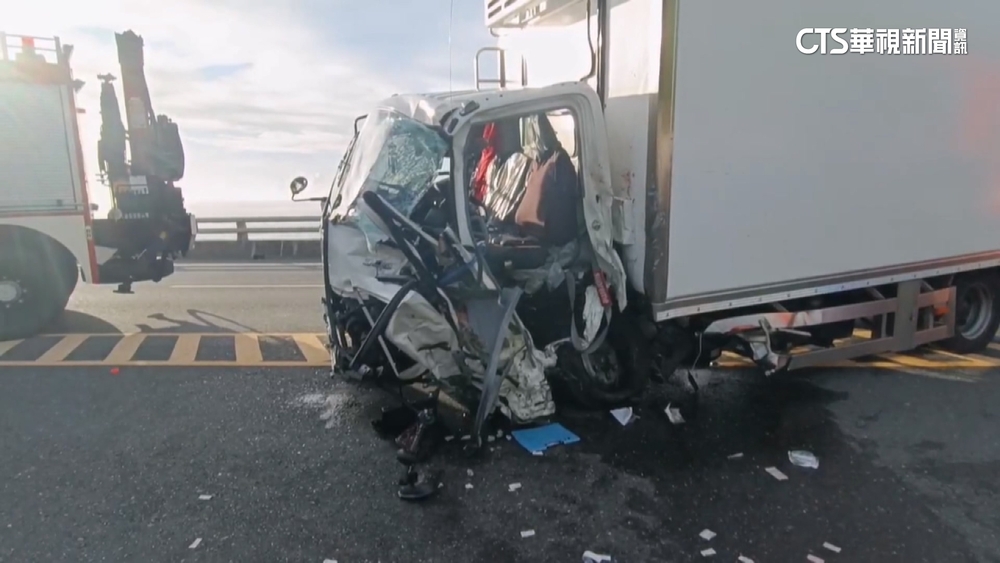 時速183km狂飆　台東重機逆向撞貨車當場身亡