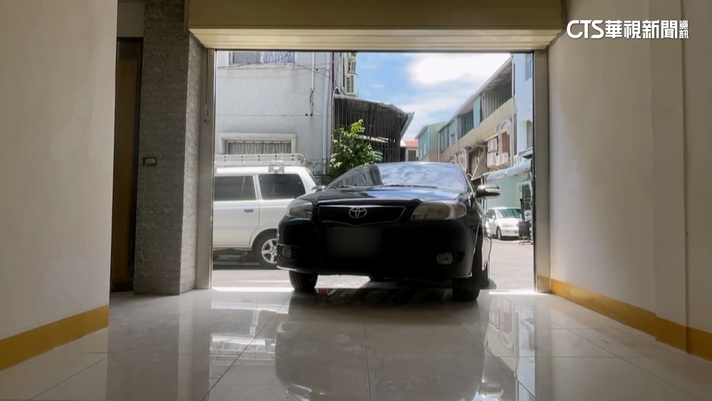 砸百萬修屋控車不能入庫.插座歪　統包商：協商中‪