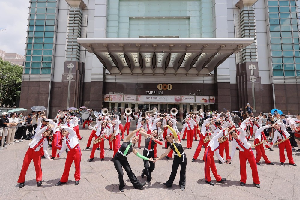 沖繩西原高校行進樂隊101快閃演出！　明晚總統府音樂會為奧運好手應援