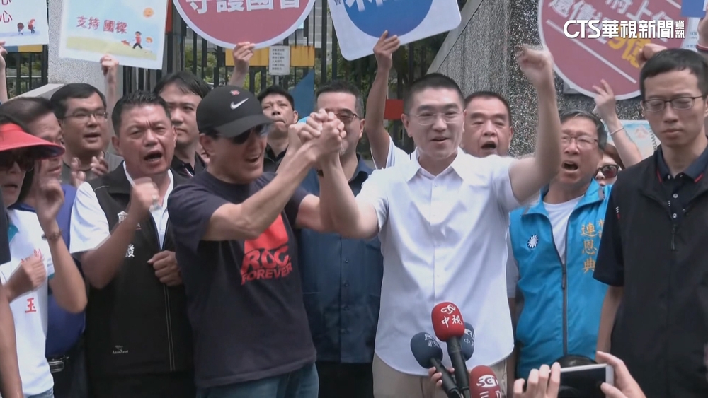 駁「死亡之握」　謝國樑牽手馬英九力抗罷免