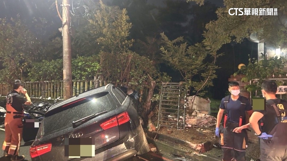 駕駛疑精神不濟自撞　車禍監視器畫面曝