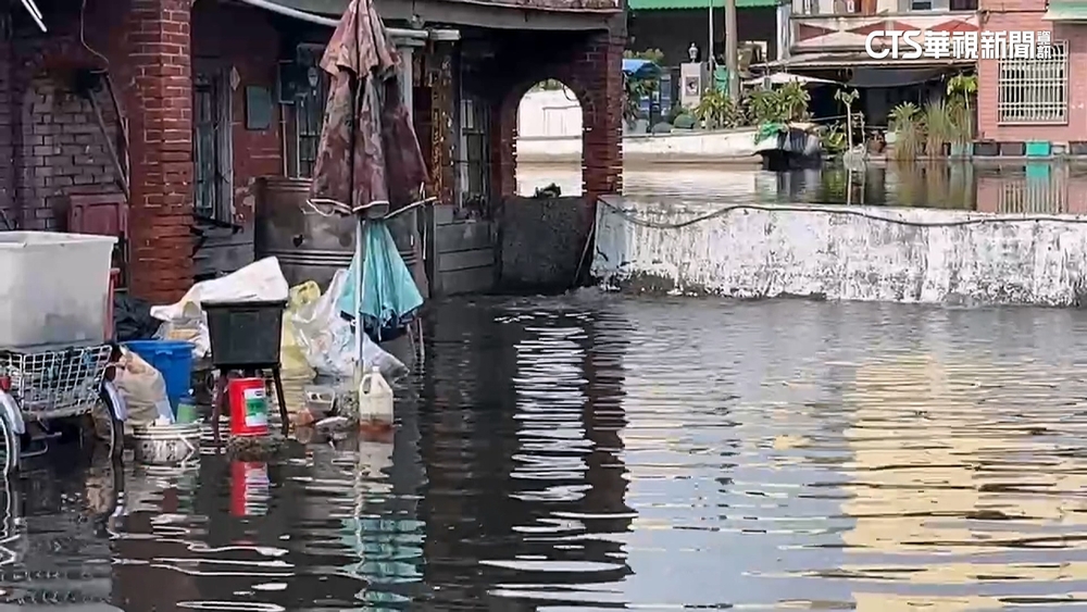 大潮海水湧上岸　東港.旗津居民憂「凱米」雨襲