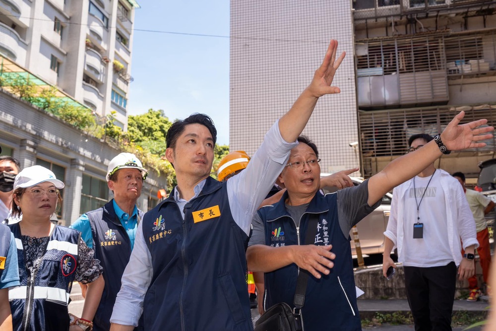 「放颱風假你會更帥」蔣萬安臉書被洗版！　市民湧入貼「狗腿文」求放假