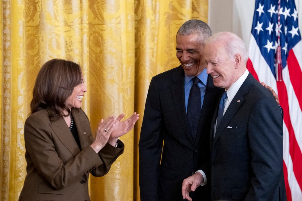 歐巴馬夫妻表態！　私下致電賀錦麗：會全力支持妳