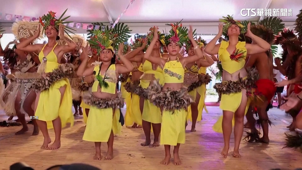 奧運衝浪賽大溪地登場　開幕式洋溢原民特色
