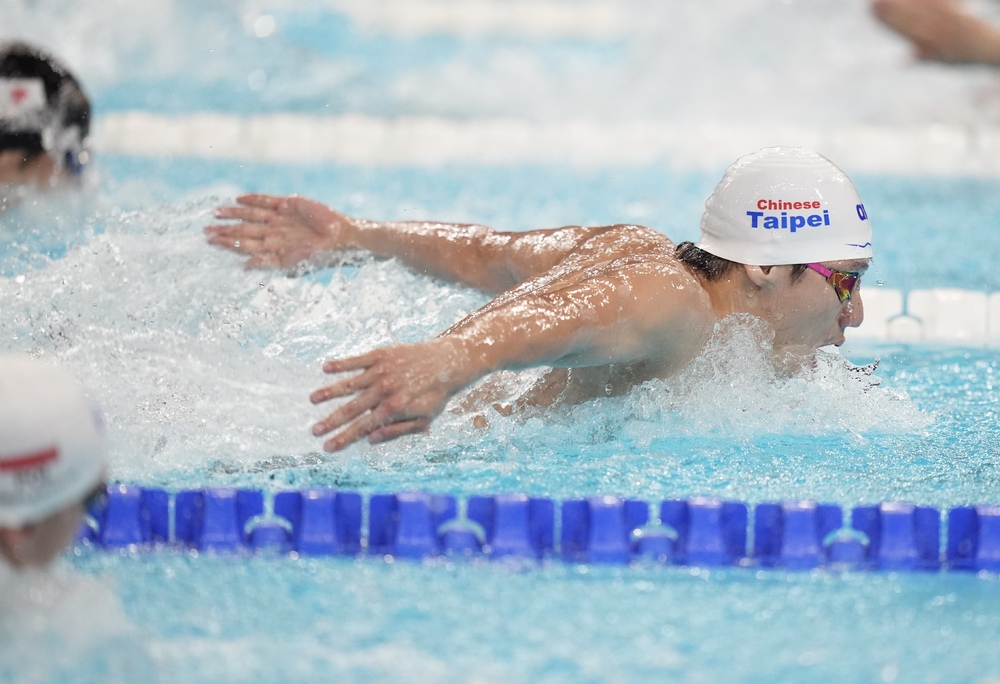 巴黎奧運》「台灣蝶王」王冠閎首戰200米蝶　總排名第8 晉級半決賽