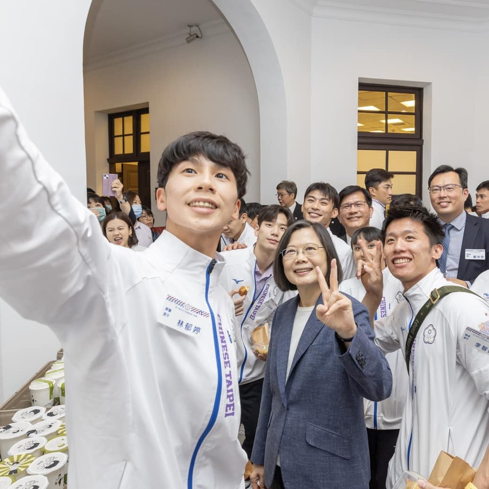 曬合照應援林郁婷！　蔡英文：相信她面對場外的紛擾也是沒在怕