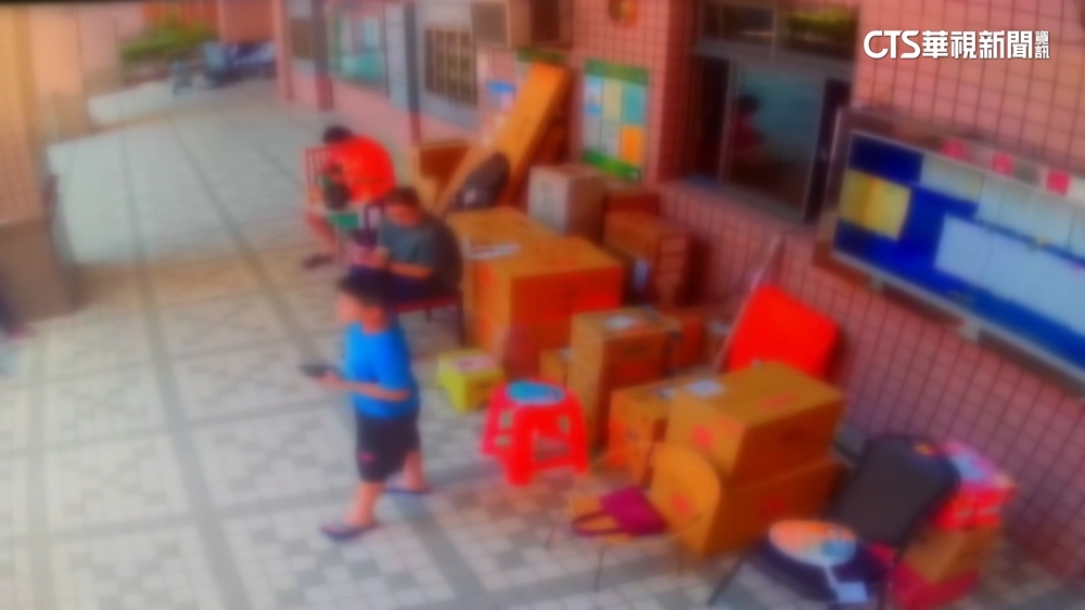 社區機車位改「先搶先贏」　住戶找代排卡位惹怨