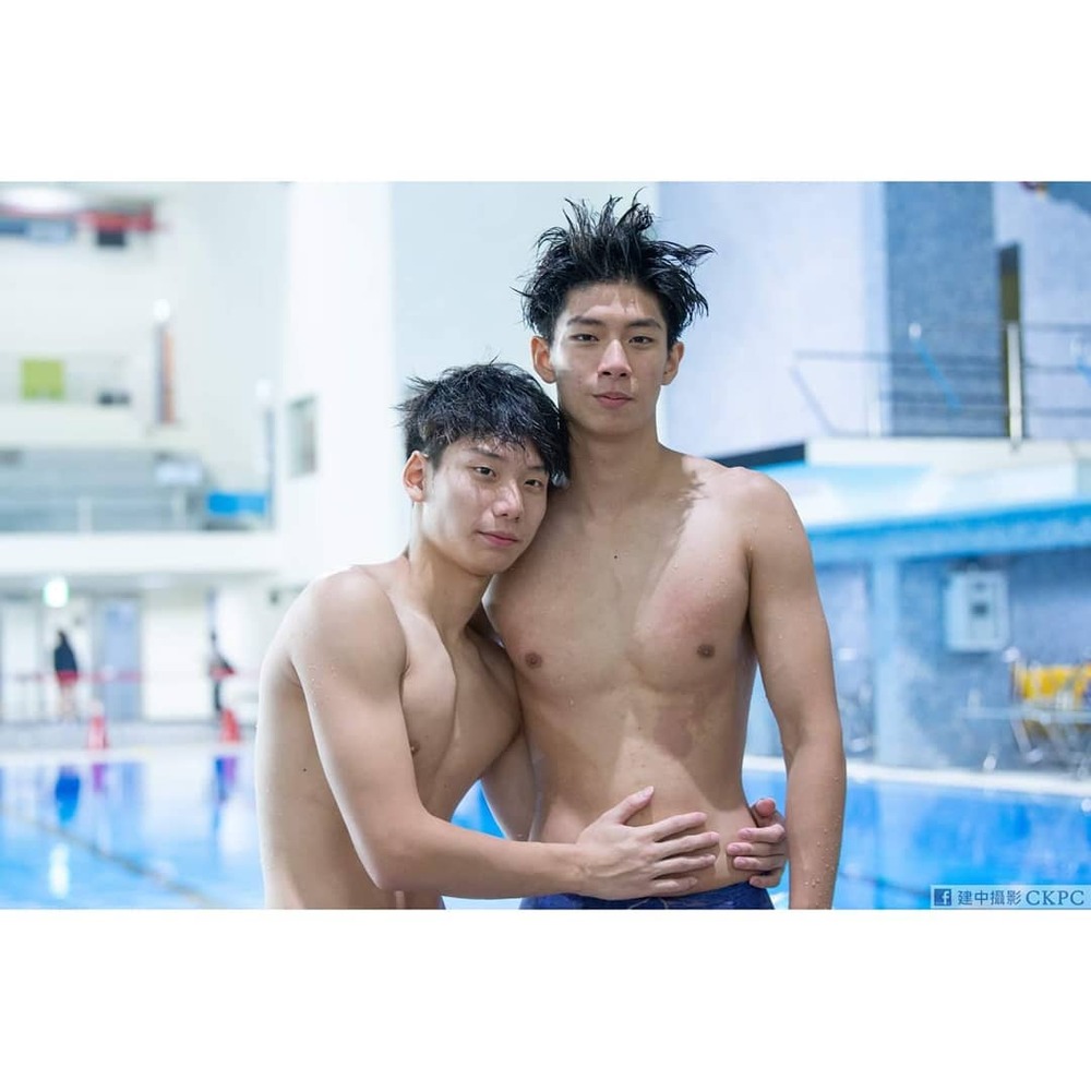 王冠閎與188公分親哥合照被翻出　網友嗨翻：笑容壓不下來